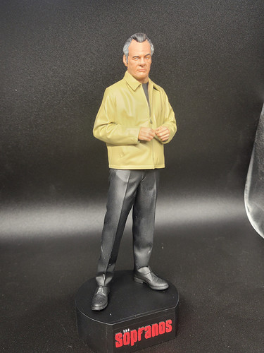 Soprano paulie walnuts - i,
