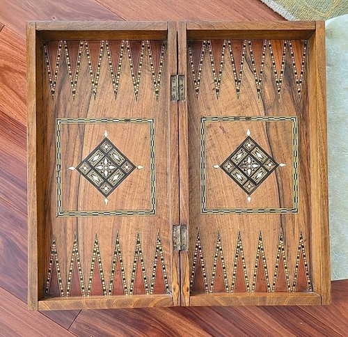 Tavola legno mediorientale - in,